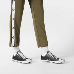 Unisex Converse Chuck Taylor All Star Leather Shoes Black BLACK -men‘s shop online 132174C H 107X1 13770a02 3db9 43a2 b693 74ee20612005