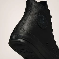 Unisex Converse Chuck 70 Tonal Leather Black BLACK 17 Unisex Converse Chuck 70 Tonal Leather Black BLACK -men‘s shop online A00732C H 107X1 c105fbb6 fb96 48bd 96ce 1d6cf194a19e