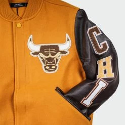 Men’s Pro Standard Chicago Bulls Varsity Jacket Brown BROWN 8 Men’s Pro Standard Chicago Bulls Varsity Jacket Brown BROWN -men‘s shop online Men s Pro Standard Chicago Bulls Varsity Jacket Brown BCB651681BWN 02