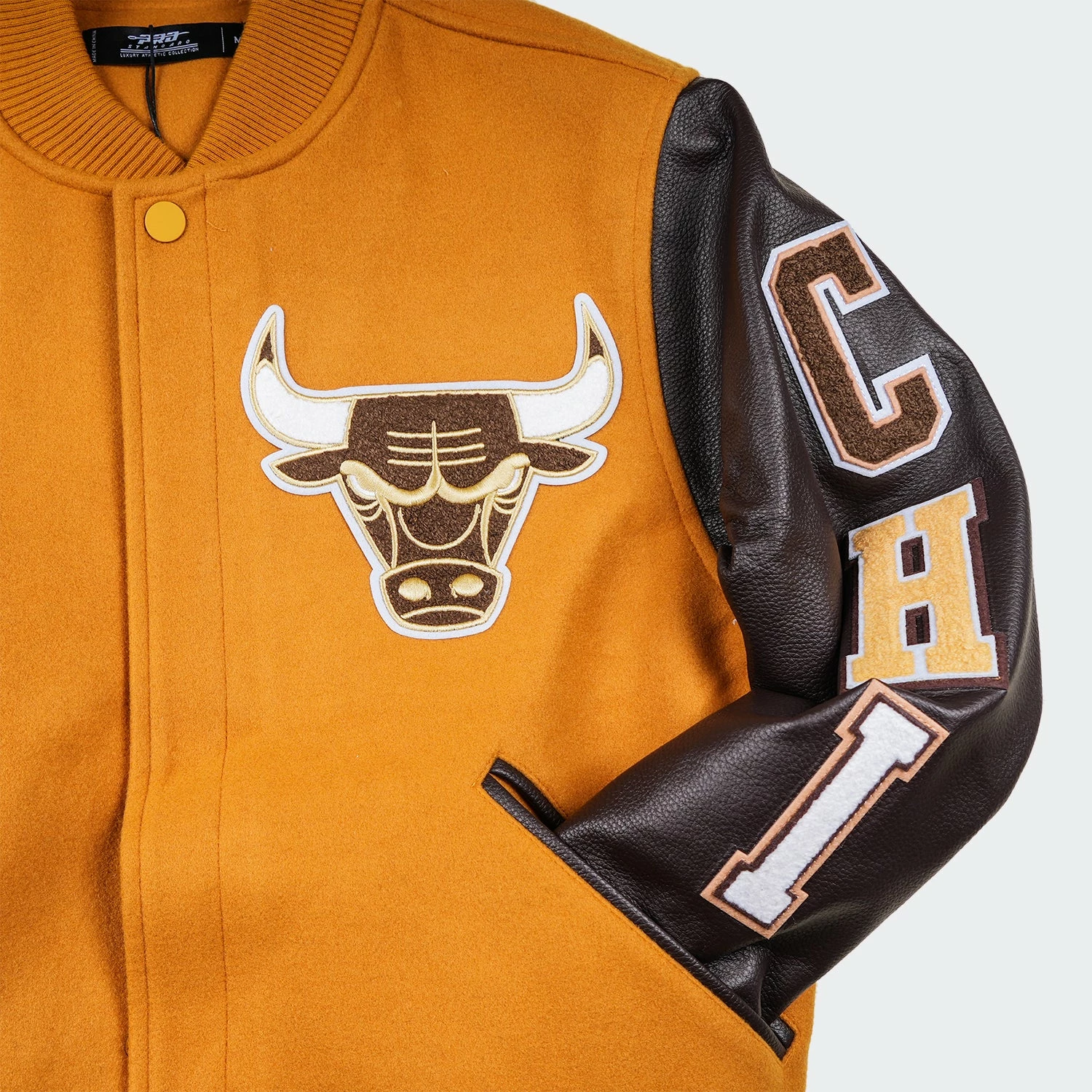 Men’s Pro Standard Chicago Bulls Varsity Jacket Brown BROWN 5 Men’s Pro Standard Chicago Bulls Varsity Jacket Brown BROWN - Image 3